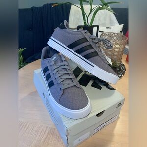 Adidas Daily 4.0 size 8.5 mens 9.5 women’s